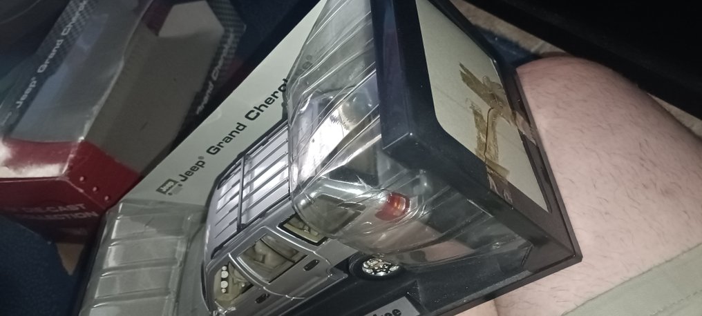 Motormax 1:18 - Model sedan - Chrysler jeep Grand Cherokee limited rare - New condition the model never displayed out. #2.1