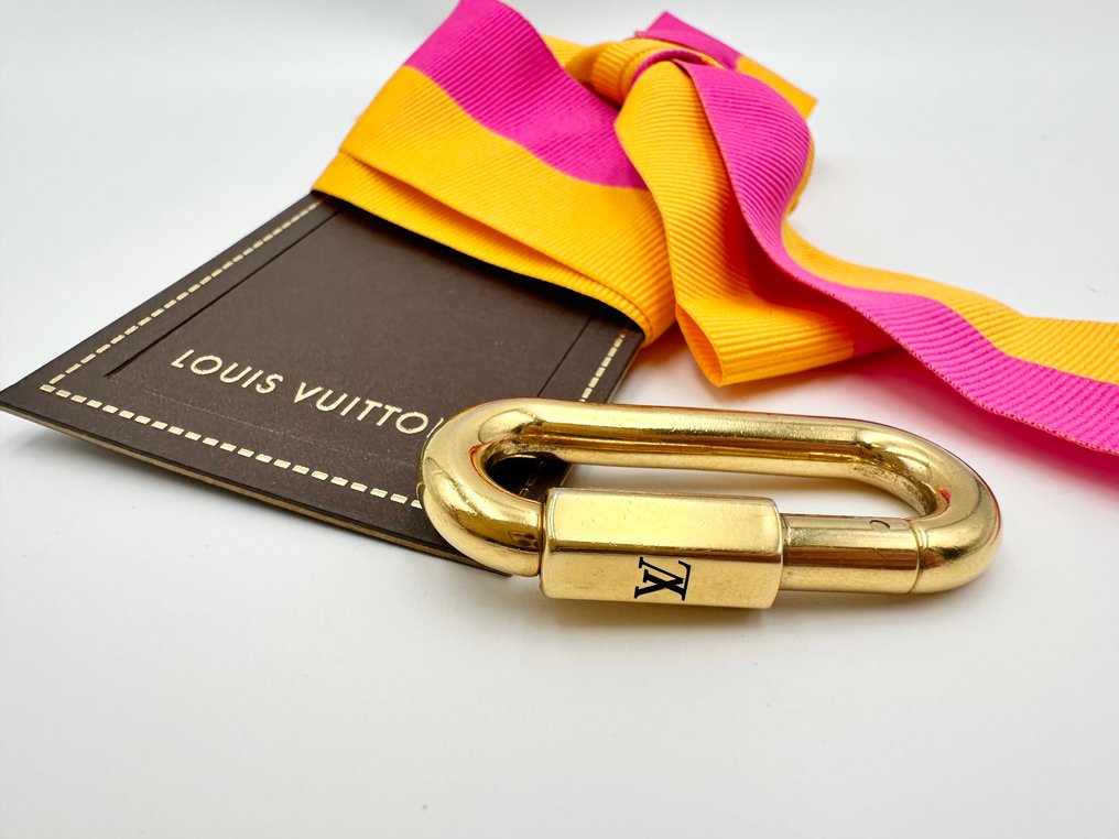Louis Vuitton Keyring auction online Catawiki