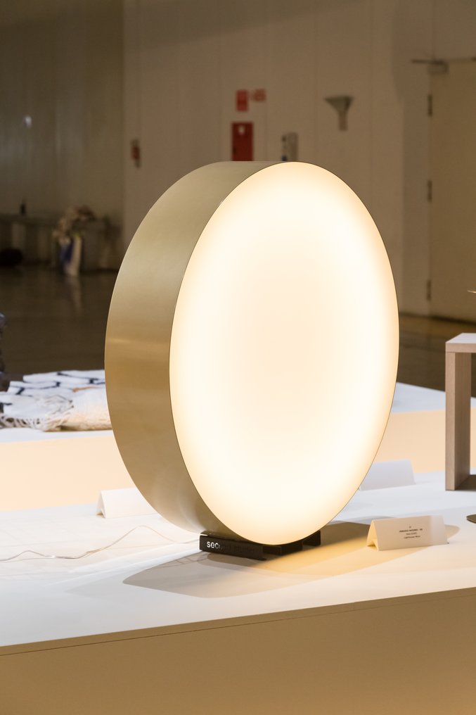 Second-Studio - Ignazio Iacono - 落地灯 - 米兰萨洛内卫星展，2024年 - 铝 - 灯塔MAXI #1.0