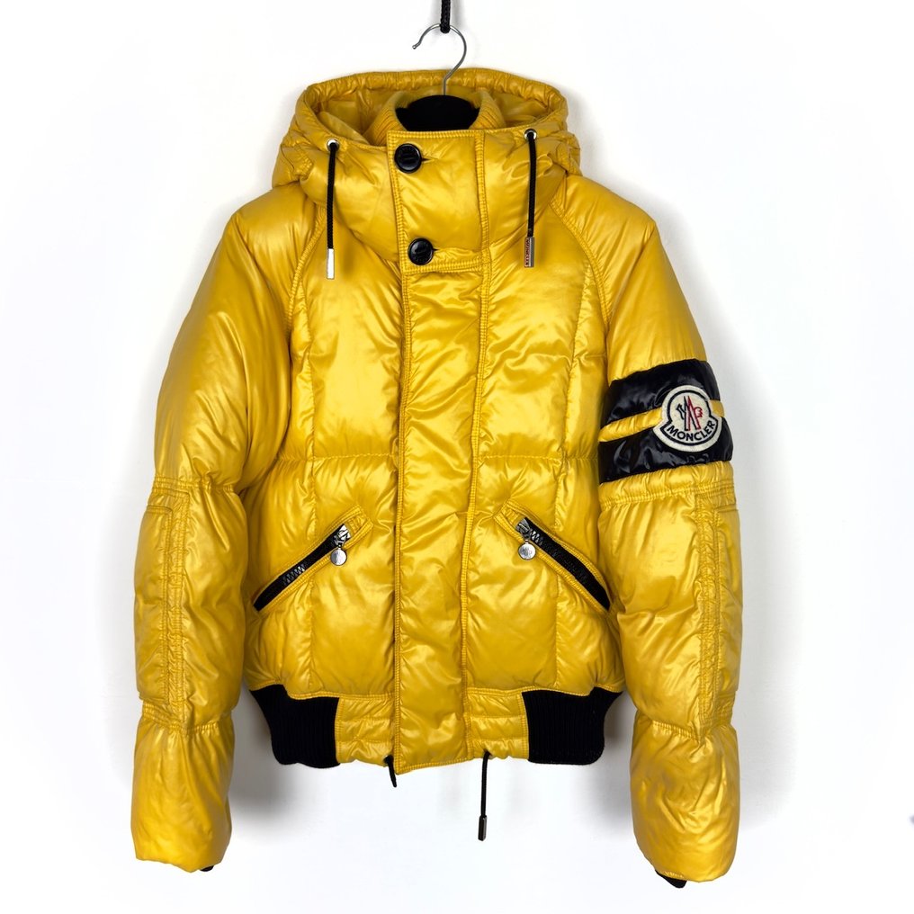 Moncler leon 2025