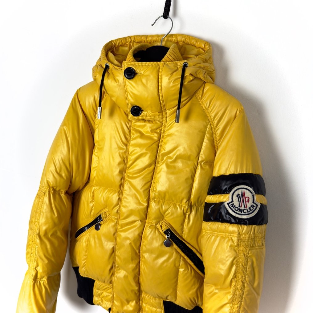 Moncler leon new arrivals