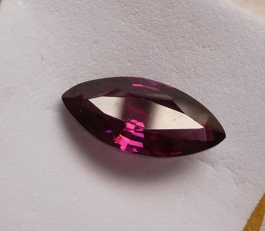 Rhodolite - 4.16 ct - Instituto Gemólogico Español (IGE) #4.3