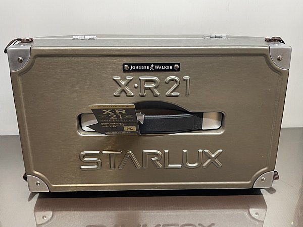 Johnnie Walker XR21 Travel Beyond Edition Starlux Airlines - 750ml #3.2