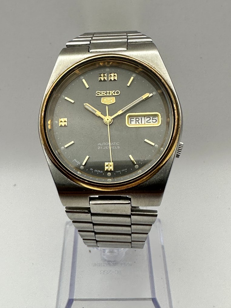 Seiko 5 1990 2025