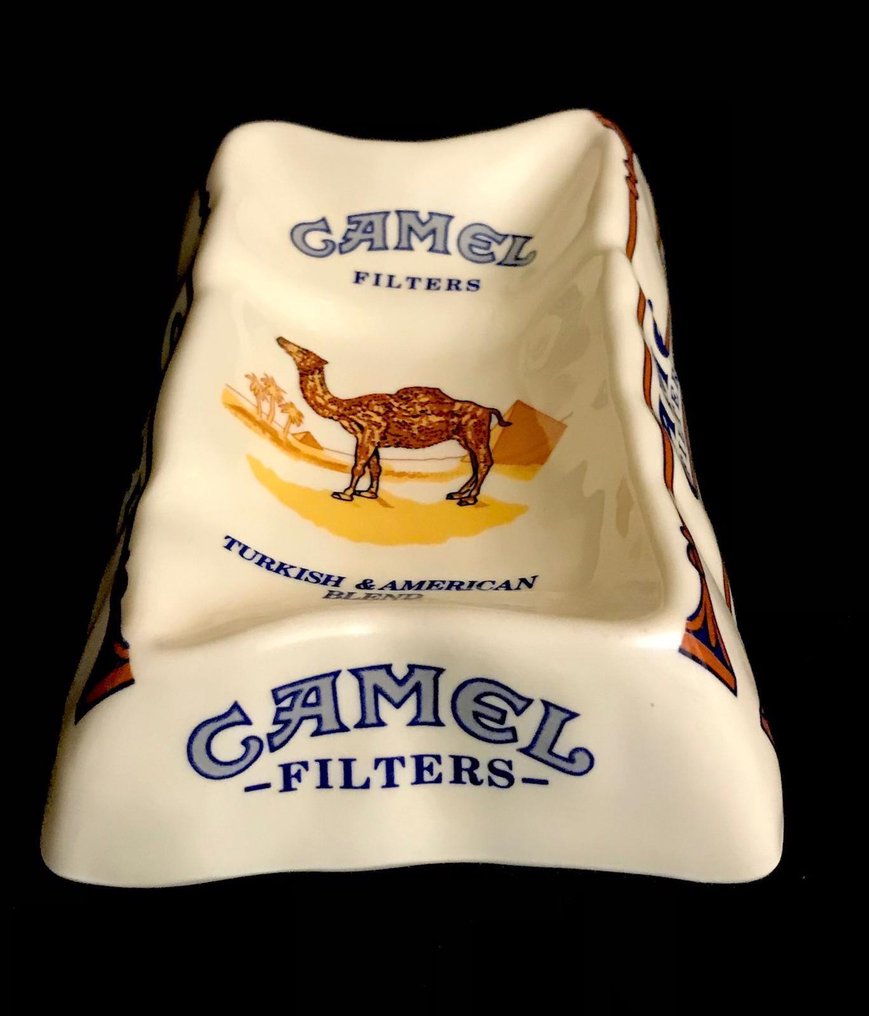 Camel  - R.J. Reynolds Tobacco Company - Sin precio de reserva - Ashtray - CAMEL large bakelite ashtray . A very interesting , unusual, vintage , Circa 1960’s , original, - Bakelite - Original first model  #4.3