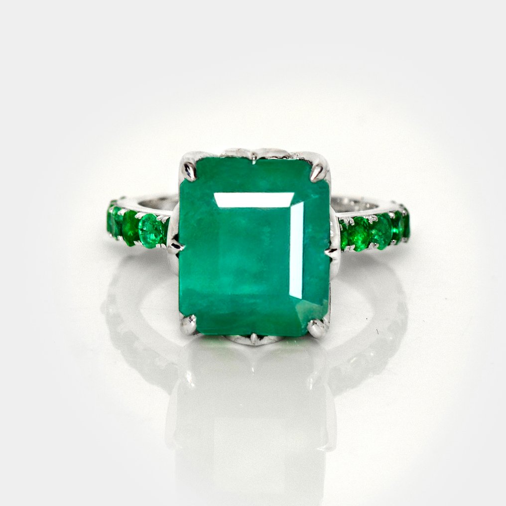 Senza Prezzo di Riserva Anello 14 carati Oro bianco 8.31ct. tw. Smeraldo Smeraldo IGI 7 52 carati Verde Catawiki
