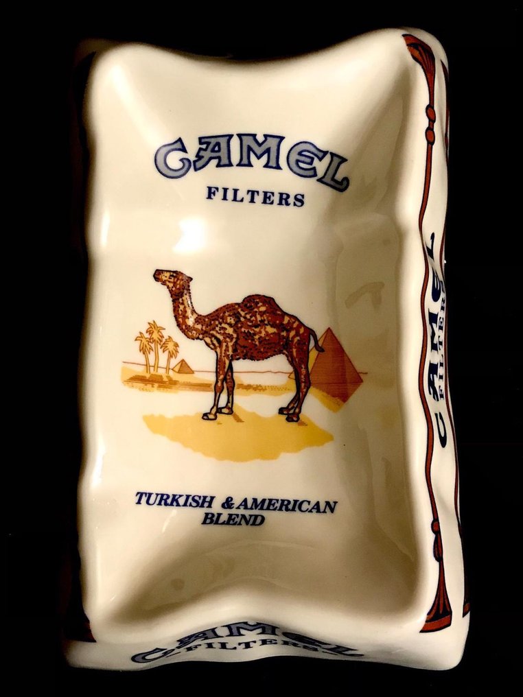 Camel  - R.J. Reynolds Tobacco Company - Sin precio de reserva - Ashtray - CAMEL large bakelite ashtray . A very interesting , unusual, vintage , Circa 1960’s , original, - Bakelite - Original first model  #3.2