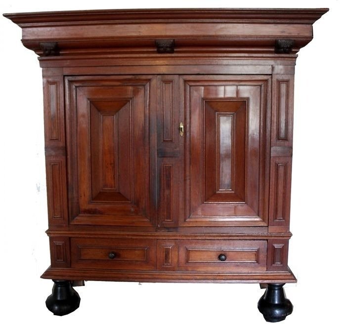 Ντουλάπι - Όμορφο κομοδίνο με ενδιαφέρον εσωτερικό - ελάτη και καρυδιά #1.0