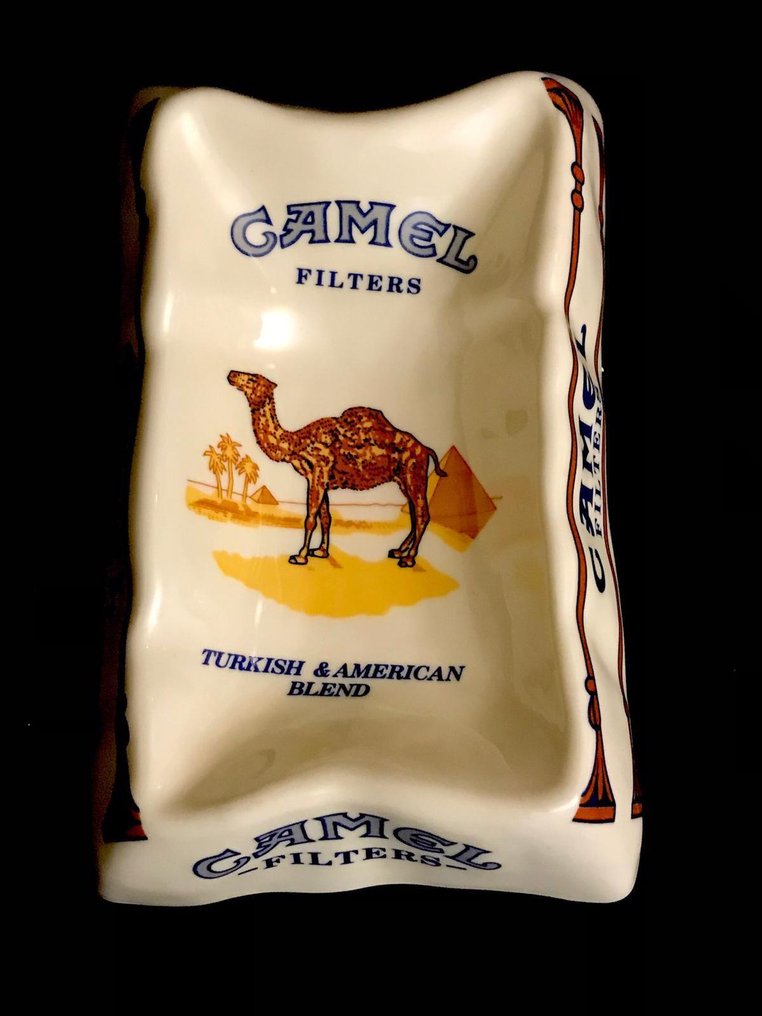 Camel  - R.J. Reynolds Tobacco Company - Sin precio de reserva - Ashtray - CAMEL large bakelite ashtray . A very interesting , unusual, vintage , Circa 1960’s , original, - Bakelite - Original first model  #1.0