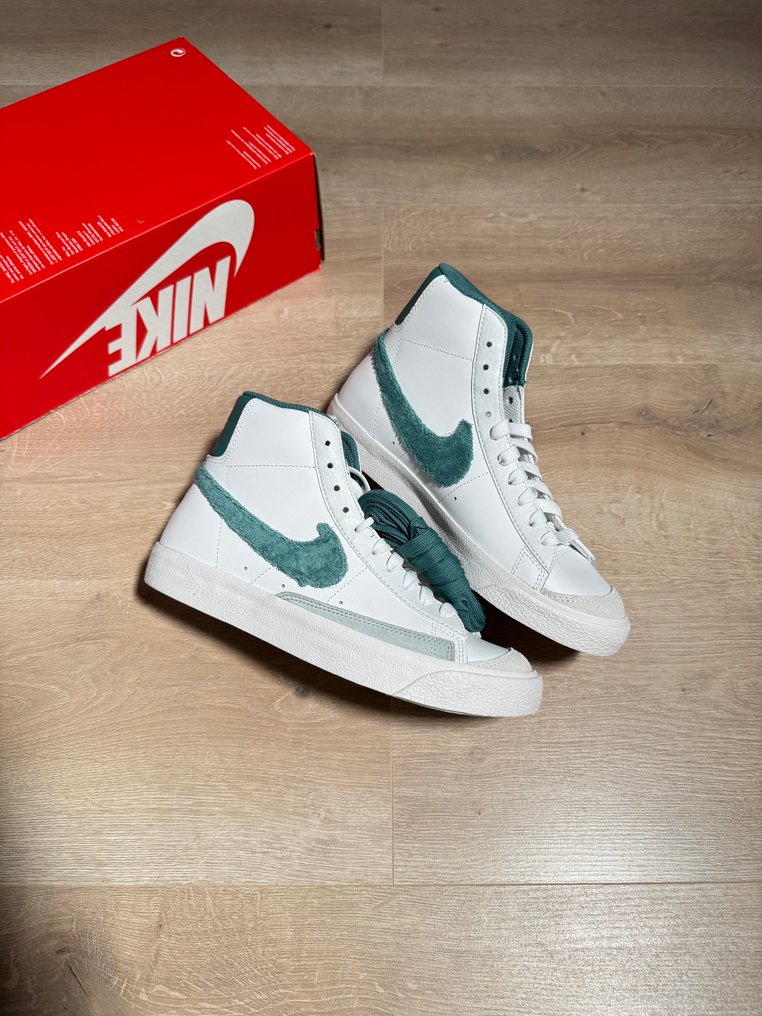 Nike Sneakers Size EU 38.5 New with tags auction online Catawiki
