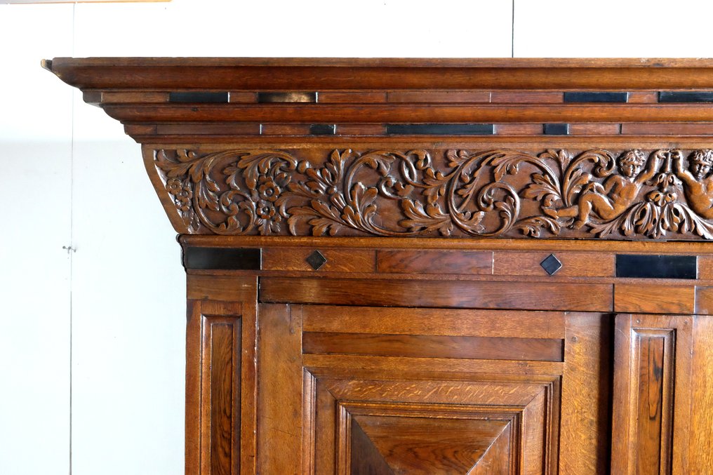 Ντουλάπι - Στυλάτος συρτάρι μαξιλαριών - Ολλανδική Αναγέννηση περίπου το 1650. - Ξυλεία ελάτης, καρυδιά και μαυρισμένο ξύλο. #4.3