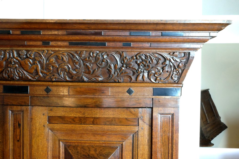 Ντουλάπι - Στυλάτος συρτάρι μαξιλαριών - Ολλανδική Αναγέννηση περίπου το 1650. - Ξυλεία ελάτης, καρυδιά και μαυρισμένο ξύλο. #3.2