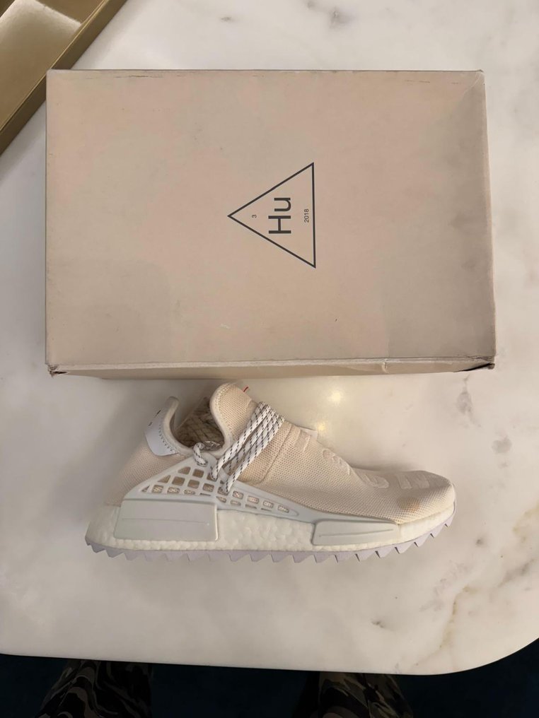 Pharrell blank canvas nmd top