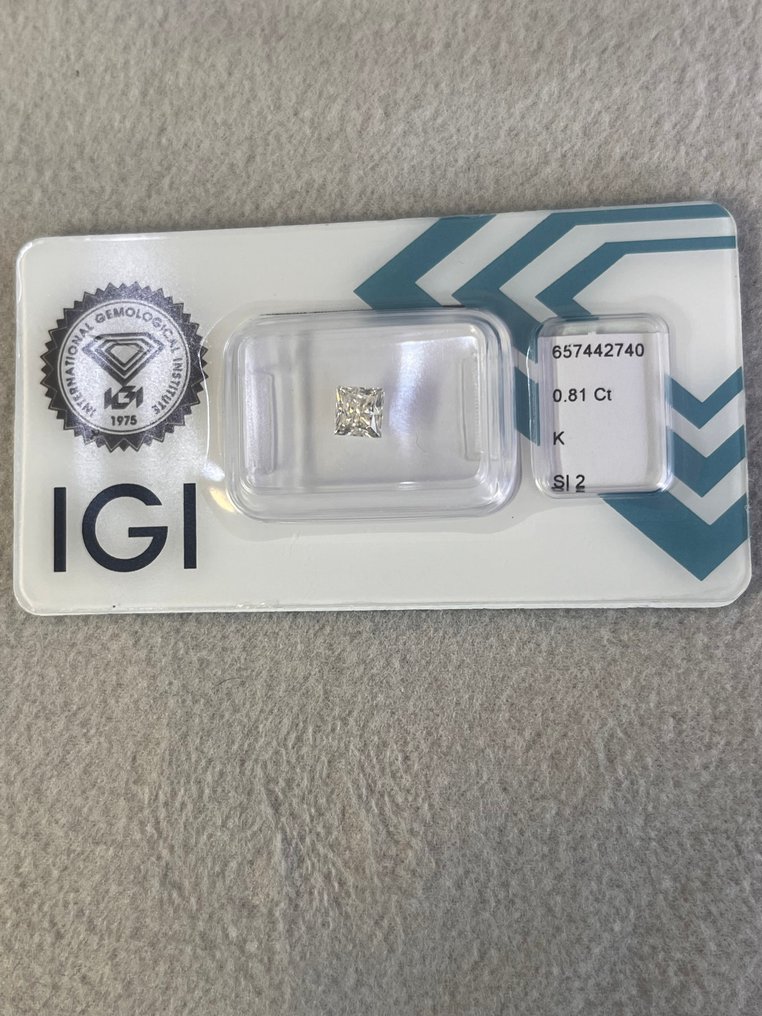 1 pcs 钻石  (天然)  - 0.81 ct - 方形 - K - SI2 微内含二级 - 国际宝石研究院（IGI） #1.0