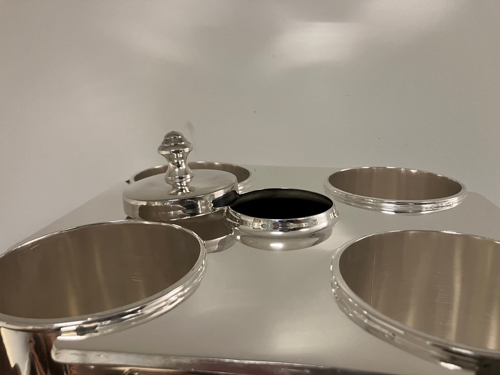 Weinkühler - Für 4 Flaschen mit einem Fach für Eiswürfel in der Mitte. - Versilbert #4.3