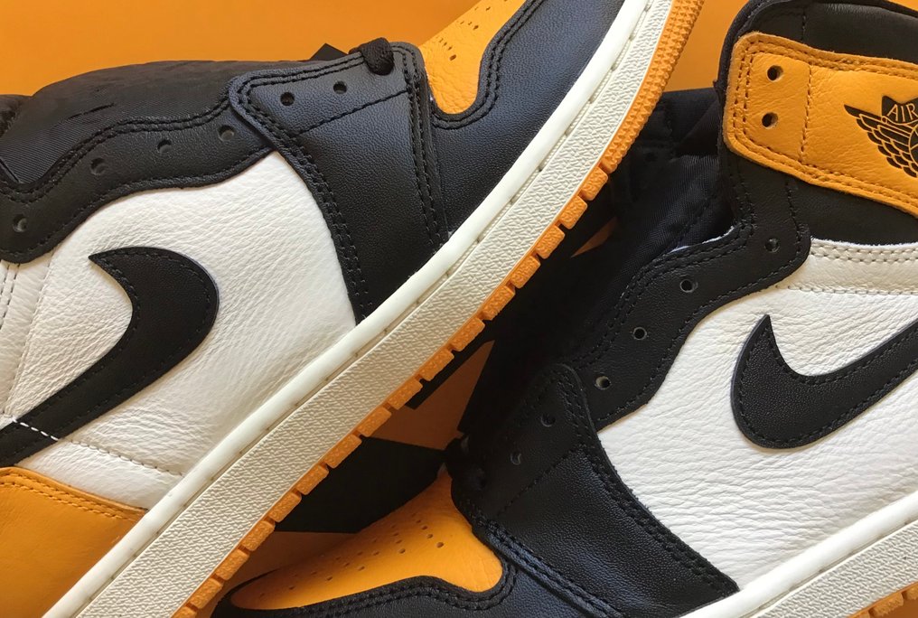 商品画像：Amazon.com | NIKE Jordan Youth Air 1 Retro High Og Gs Black 1
