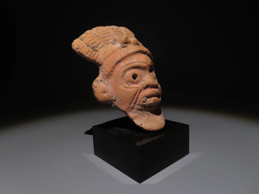 兰卡，洪都拉斯 Terracotta 哨子。约公元前300年。高8.3厘米。西班牙出口许可证。  (沒有保留價) #2.1
