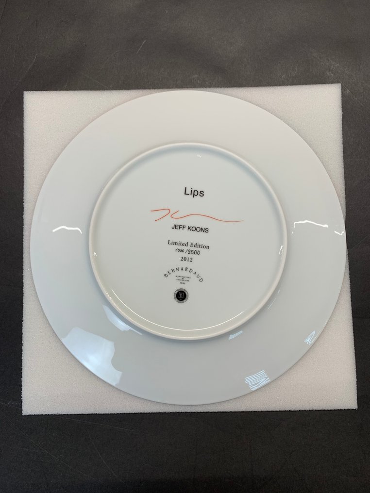 Jeff Koons (1955) - Coupe Plate Lips #3.2