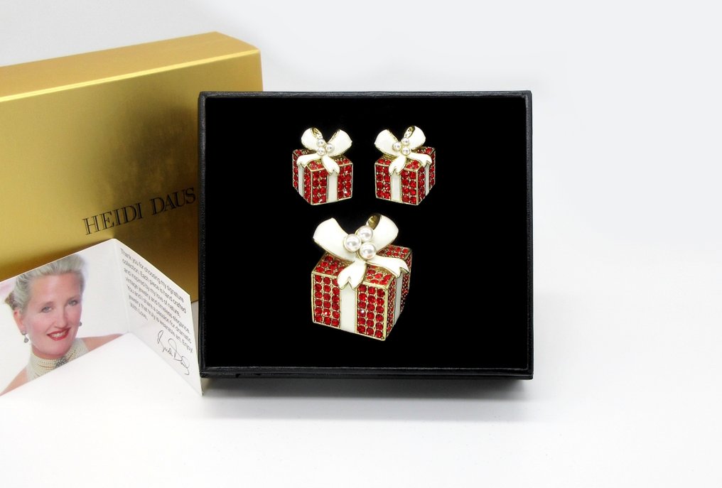Heidi Daus - Set TODAY IS A GIFT 圣诞礼物由搪瓷、水晶施华洛世奇和珍珠制成 - 耳环 - 吊坠/胸针 #2.1