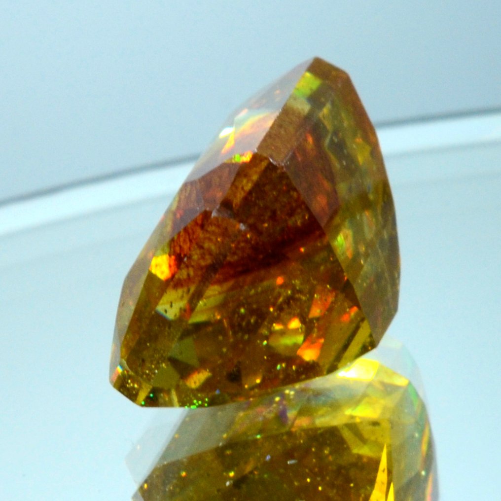 Sphalerit  - 19.61 ct - International Gemological Institute (IGI) #4.3