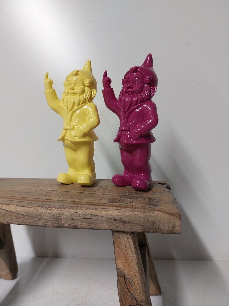 Posąg, set of naugthy gnomes color yellow fuchsia - 16 cm - polyresin #1.0