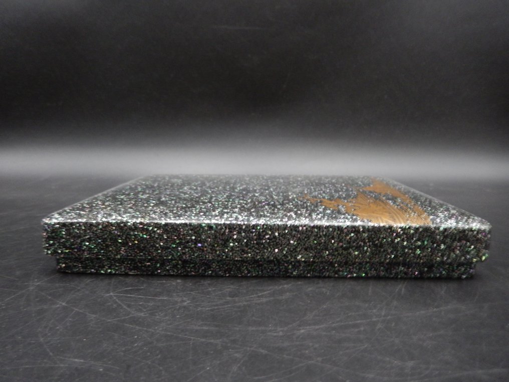 Kasten - Edo-Periode, Holzlackbeschichtung, Perlmuttlandschaft mit Goldlack, Innen-Schalenfinish. - Holz, Lack | Perlmutt #4.3