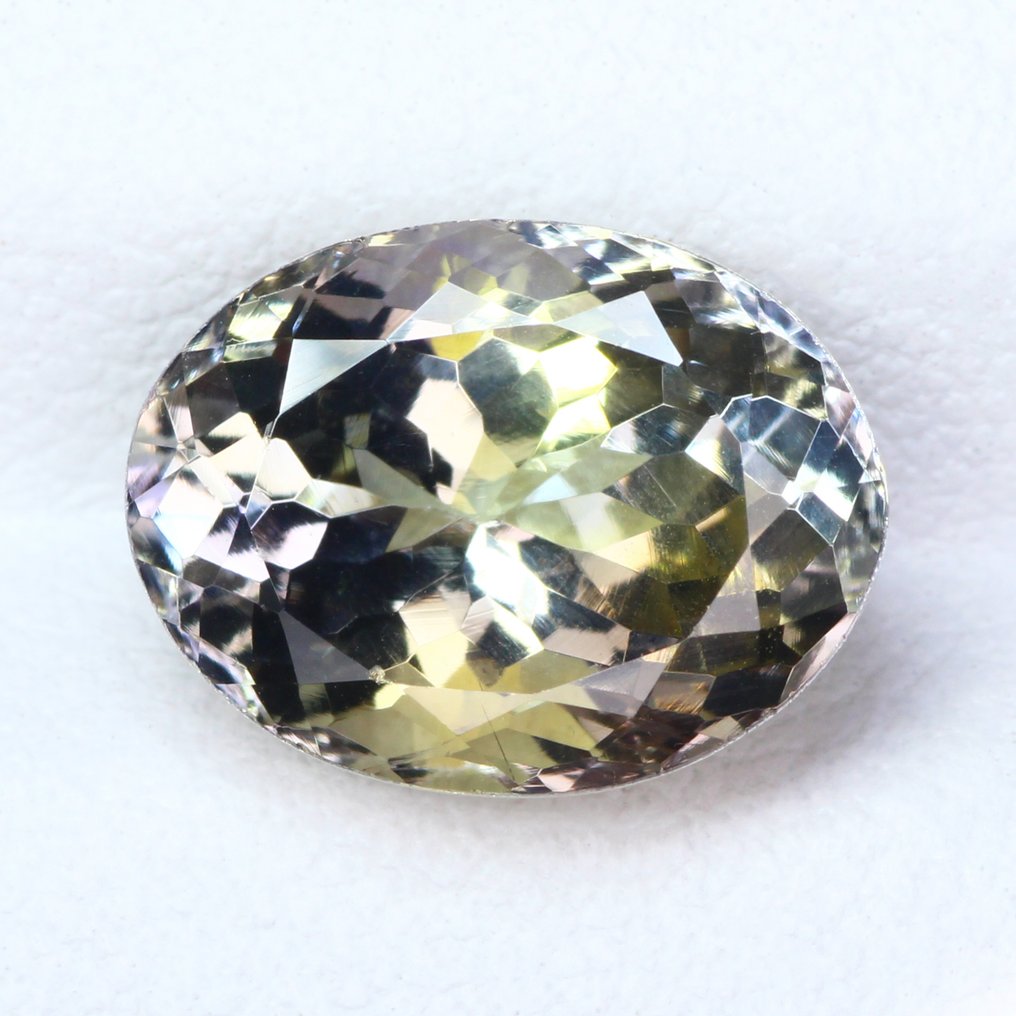 Giallo Zoisite - 4.83 ct - International Gemological Institute (IGI) #1.0