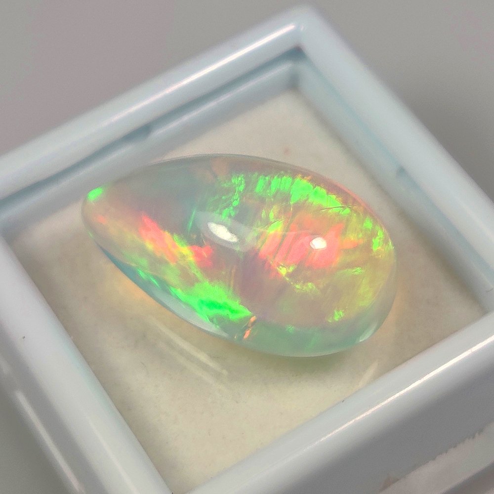 Opal - 8.65 ct - International Gemological Institute (IGI) - Multi-Color Rich Fire #86 #1.0