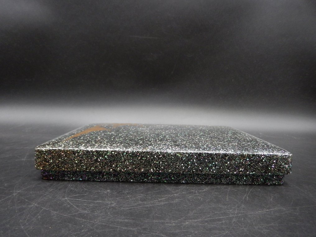 Kasten - Edo-Periode, Holzlackbeschichtung, Perlmuttlandschaft mit Goldlack, Innen-Schalenfinish. - Holz, Lack | Perlmutt #2.1