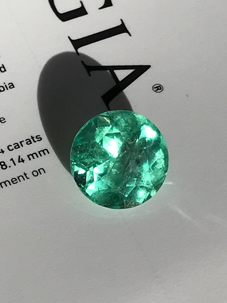 1 pcs  Zöld Smaragd  - 6.64 ct - Amerikai Gemmológiai Intézet (GIA) #1.0