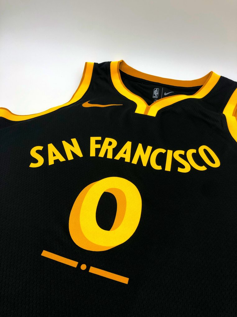 NBA - Memorabilia Γερμανική φανέλα μπάσκετ μυστηριώδες κουτί - σειρά BUZZER BEATER.  #4.3