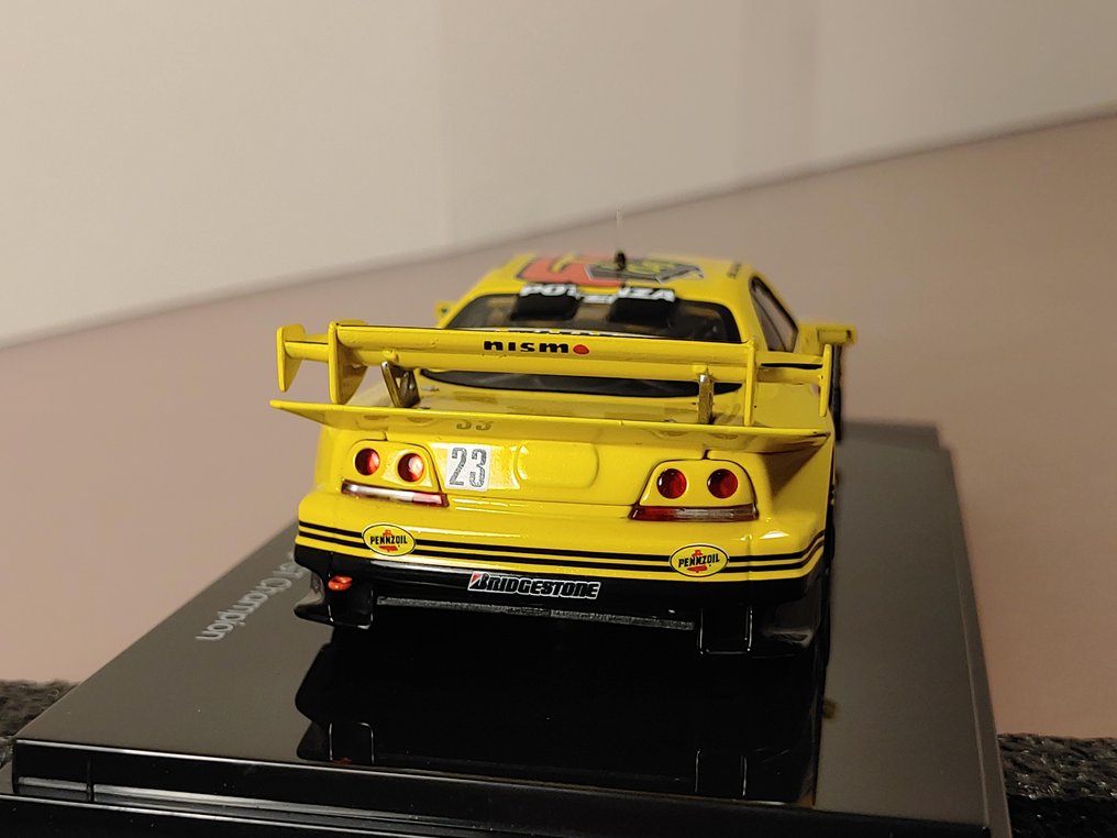Ebbro 1:43 - Modellino di auto da corsa - Pennzoil Nismo GT-R #23 JGTC 1998 - Motegi GT Champion #3.2