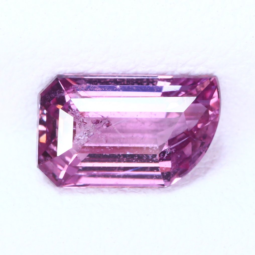 Pink Sapphire - 2.08 ct - Asian Institute of Gemological Sciences (AIGS) - Fine Vivid Colour #1.0