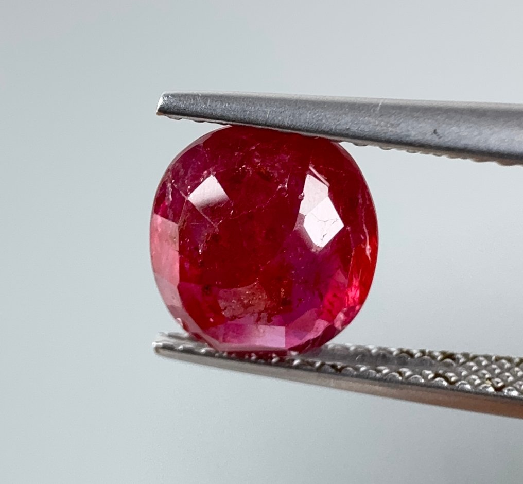 Ruby  - 3.35 ct - Lotus Gemology - No Heat - Intense Red #4.3