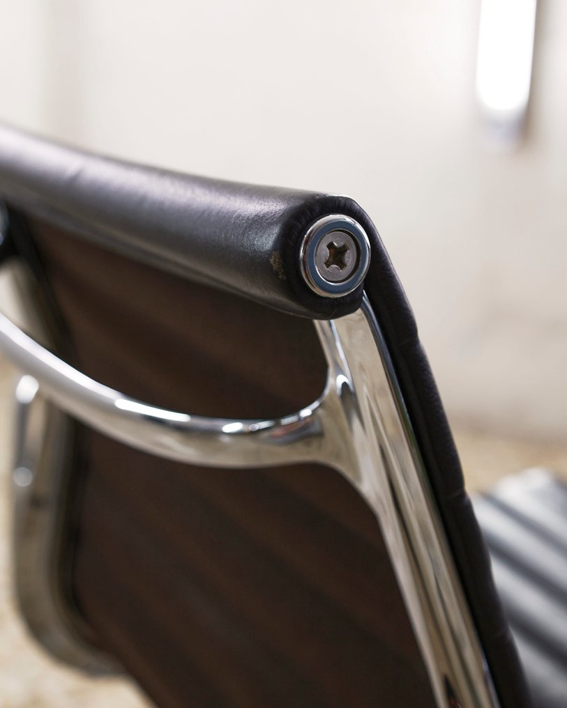 Vitra - Charles Eames, Ray Eames - Καρέκλα γραφείου (2) - EA108 - Δέρμα, Αλουμίνιο - Ομάδα 2 από 2 #4.3