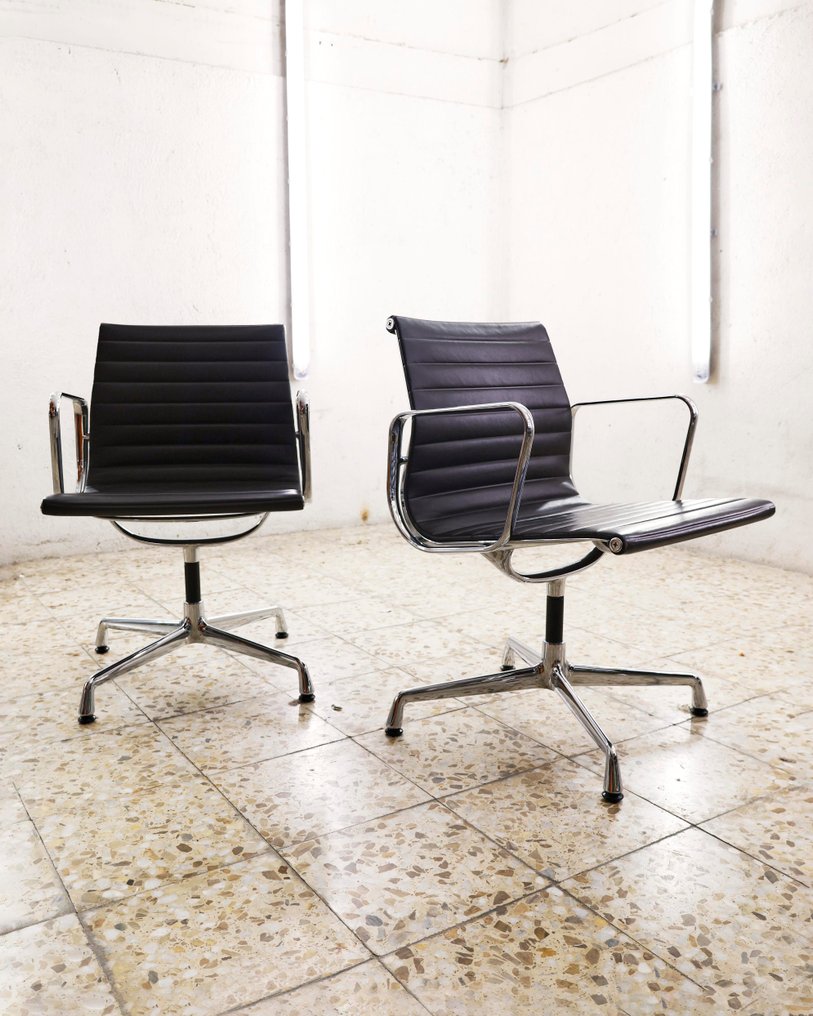 Vitra Charles Eames Ray Eames Kontorstol 2 EA108 Aluminium Laer Lott 1 av 2 Catawiki
