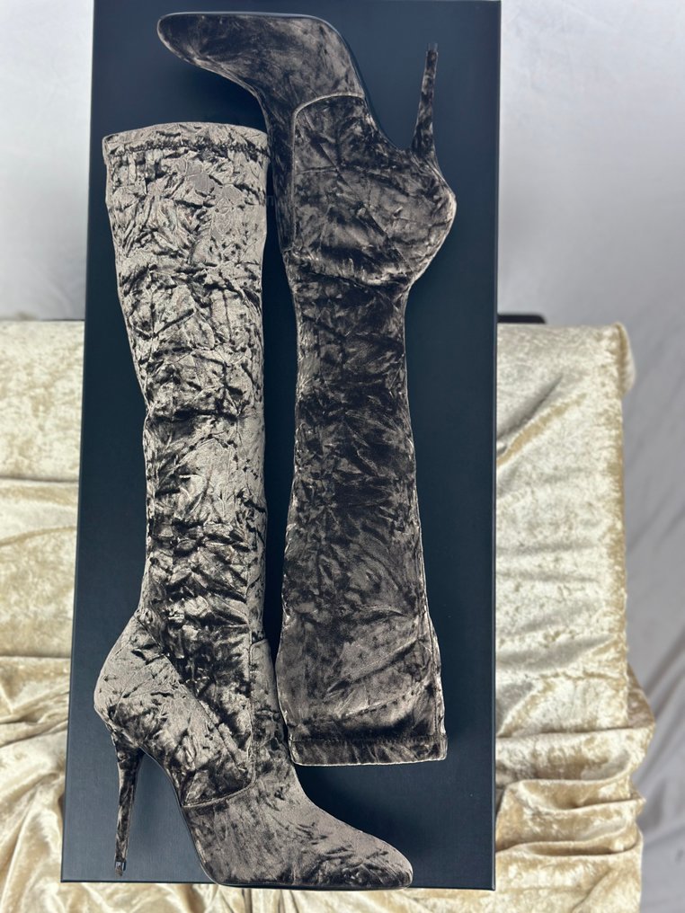 Yves Saint Laurent Stivali Misura EU 38.5 Nuovo nella scatola Catawiki