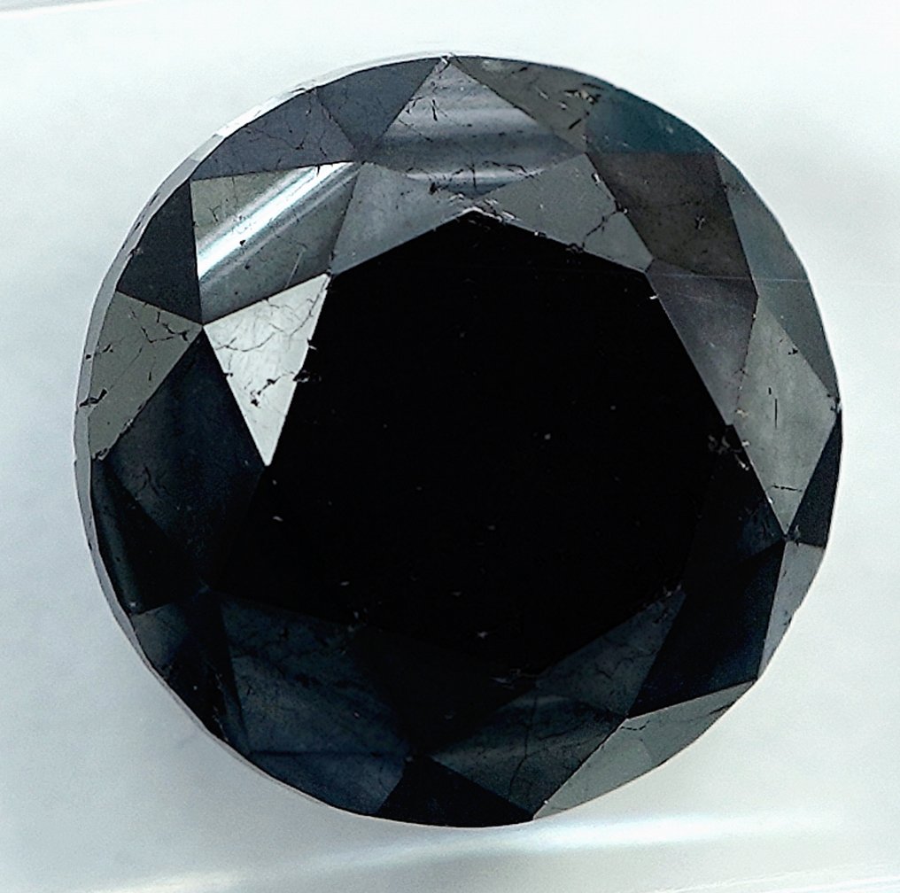1 pcs Diamond  (Colour-treated)  - 5.69 ct - Not specified in lab report - International Gemological Institute (IGI) #3.2