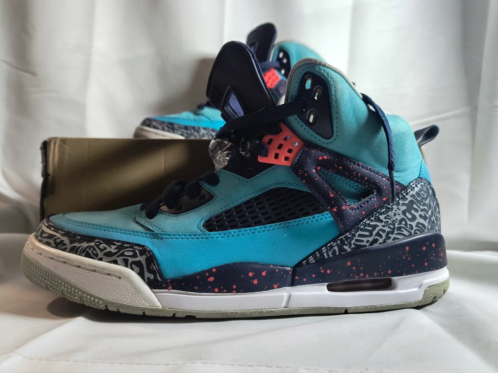 Jordan spizike turquoise blue top