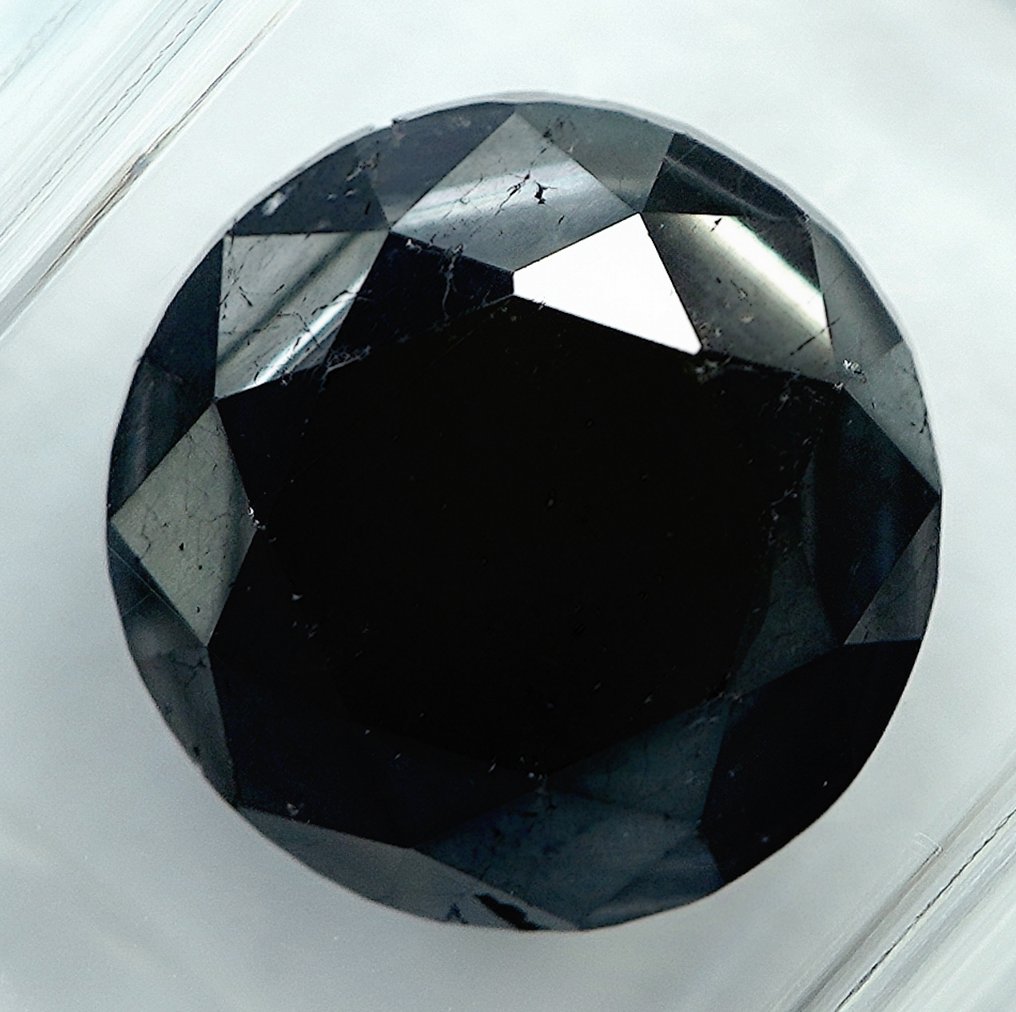 1 pcs Diamond  (Colour-treated)  - 5.69 ct - Not specified in lab report - International Gemological Institute (IGI) #1.0