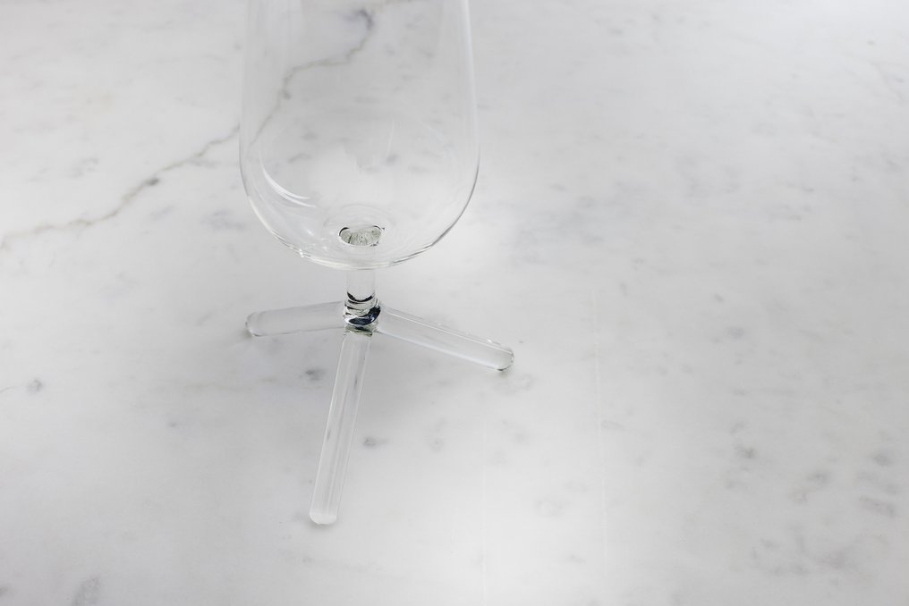 Celebrate the New Year with Maarten Baptist’s Champagne Tripod Glasses - Verre à champagne (16) - ensemble de 16 flûtes - 19 cm / 7,5" de hauteur - verre borosilicate #3.2