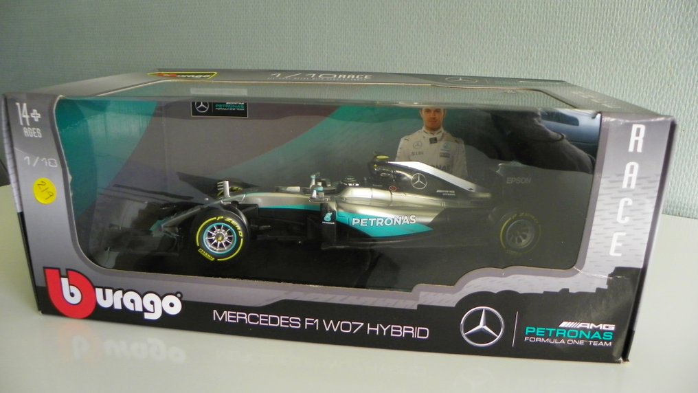 Bburago mercedes f1 2018 new arrivals