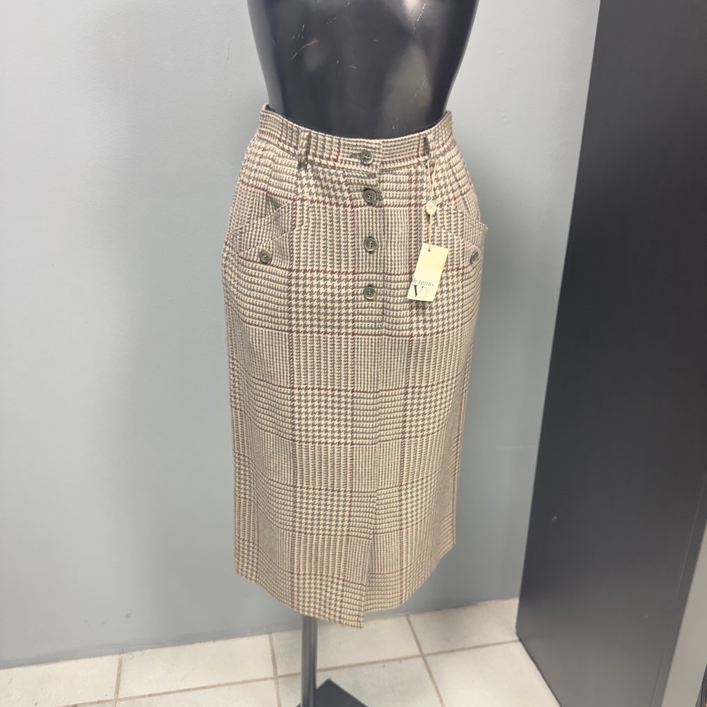 Vintage valentino skirt cheap