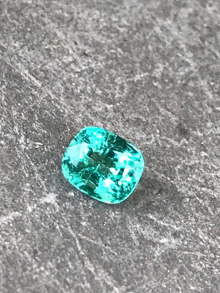 1 pcs  Zielony Szmaragd  - 1.15 ct - International Gemological Institute (IGI) #3.2