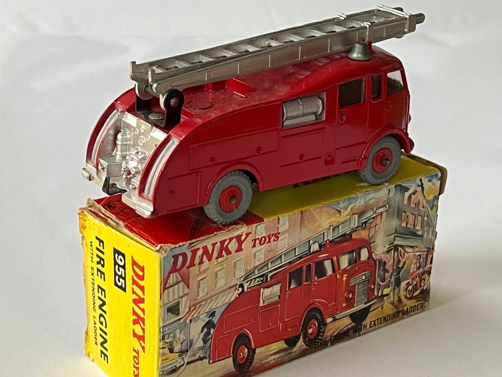 Dinky Toys 1 43 Model truck Dinky Supertoys 955 Fire Engine With Extending Ladder Boxed Meccano auction online Catawiki