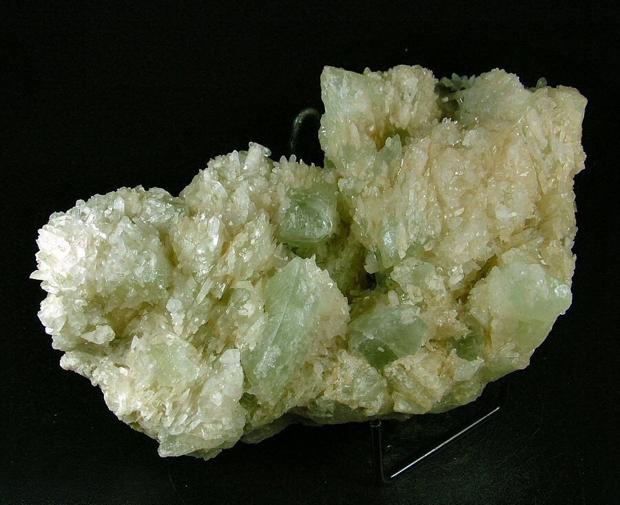 CW1423 nagy győztes a Quarzo a Datolite-on Kristályklaszter - Magasság: 120 mm - Szélesség: 220 mm- 3147 g - (1) #3.2