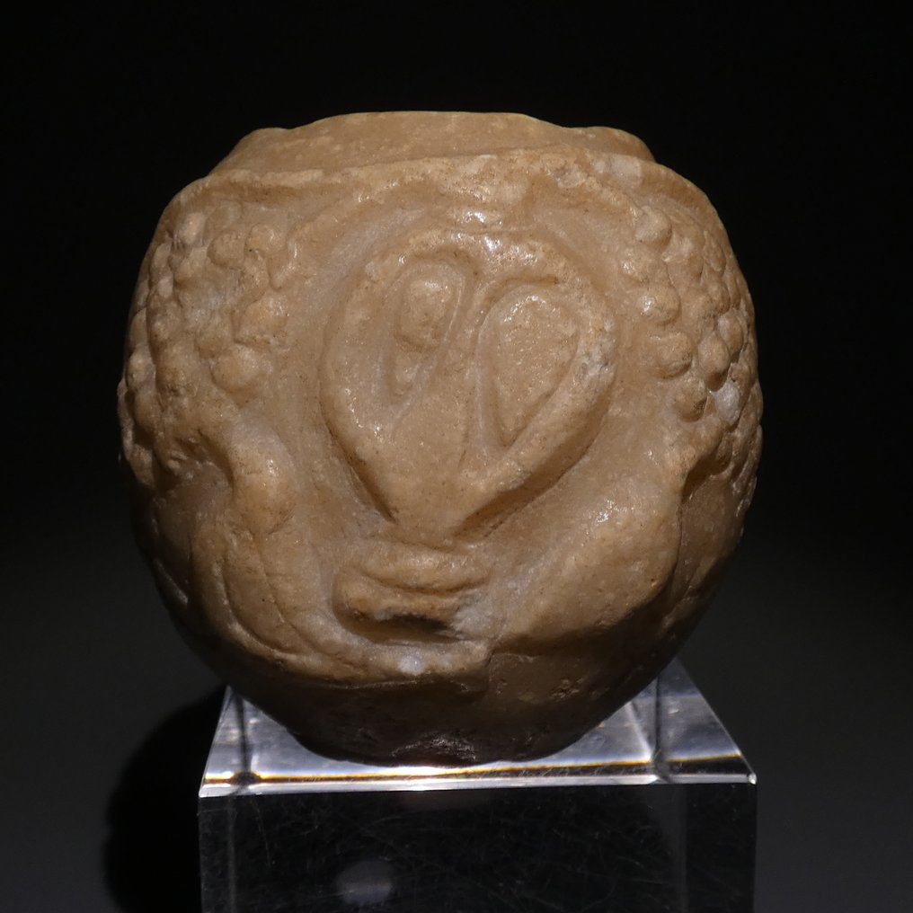 Byzantine Marble Globular vessel with birds and grape vines. 5,7 cm H. Byzantine, c. 300 BC - 200 DC #1.0