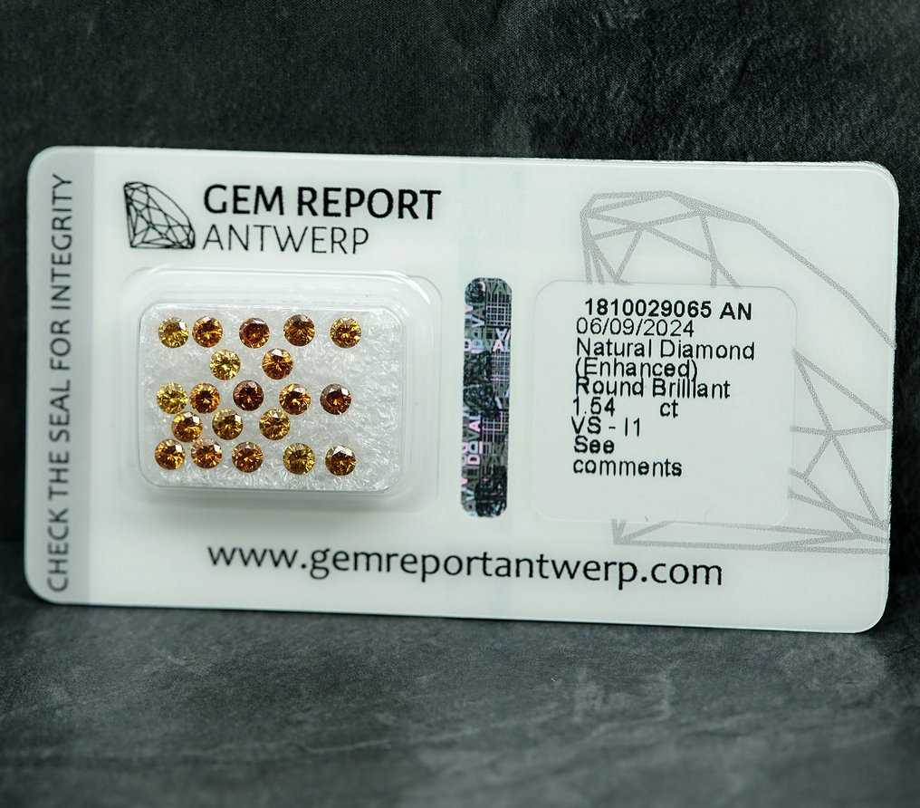 21 pcs Diamond  (Colour-treated)  - 1.54 ct - VS1, I1 - Gem Report Antwerp (GRA) #4.3