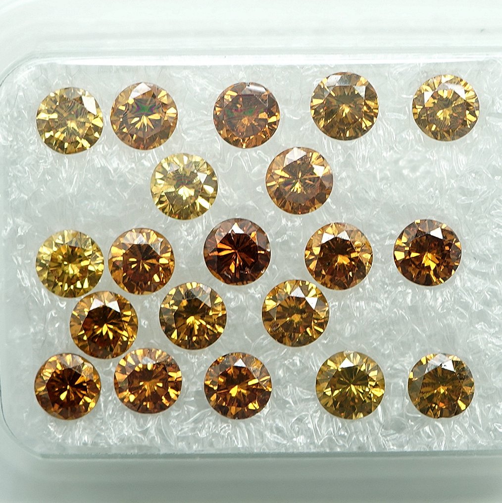21 pcs Diamond  (Colour-treated)  - 1.54 ct - VS1, I1 - Gem Report Antwerp (GRA) #1.0