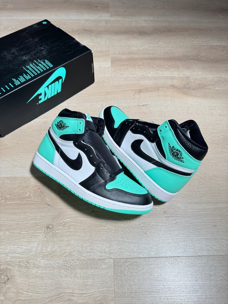 Air Jordan Sneakers Size EU 44.5 New with tags auction online Catawiki